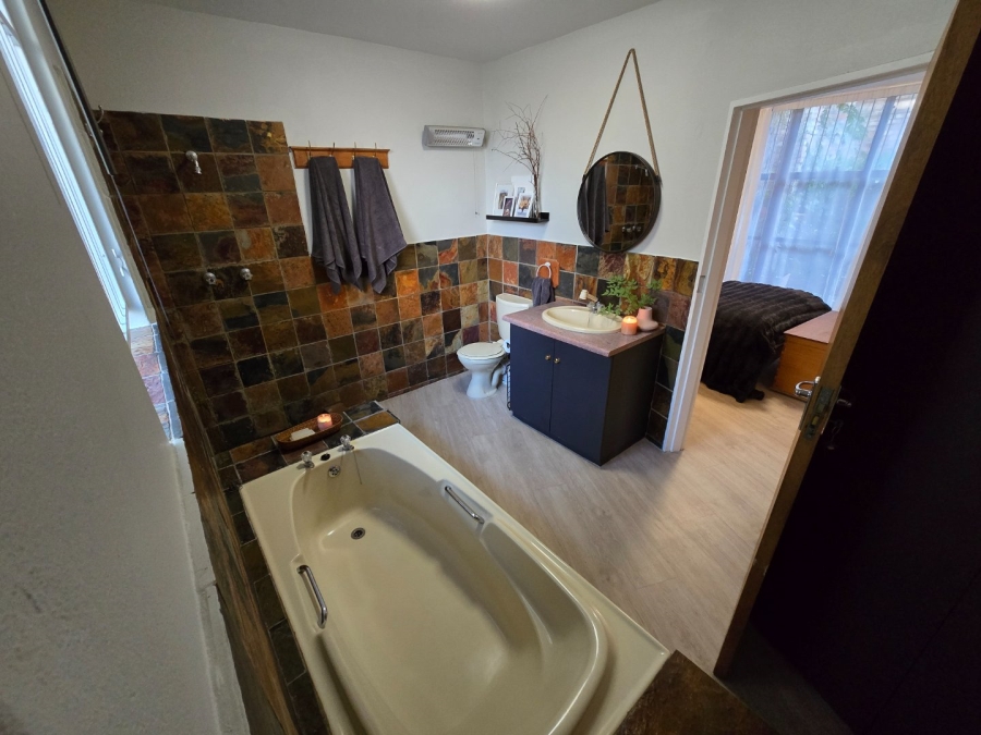 5 Bedroom Property for Sale in Dan Pienaar Free State